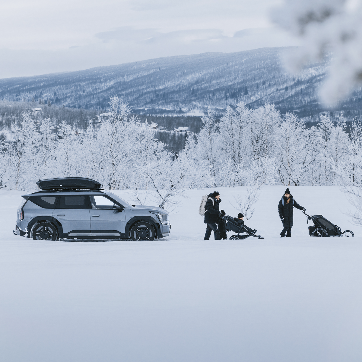 Thule Motion 3 M Juoda blizgi