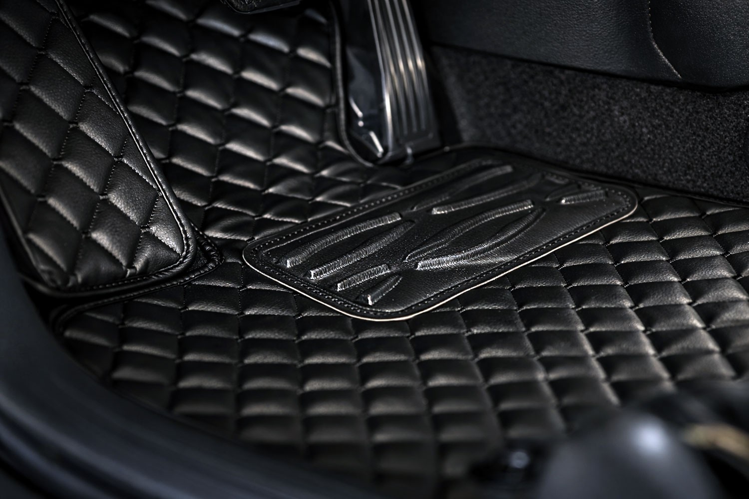  Kilimėliai QuiltyMats VOLKSWAGEN T5 CARAVELLE 2003-2015 (I, II ir III eilės ir bag., prailginta 8v.) /11-MAX7 Automobiliniai kilimėliai